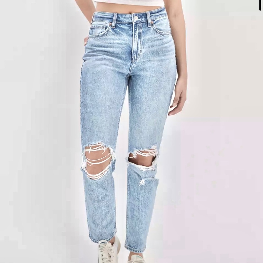 American Eagle - Mom Ripped Jeans
